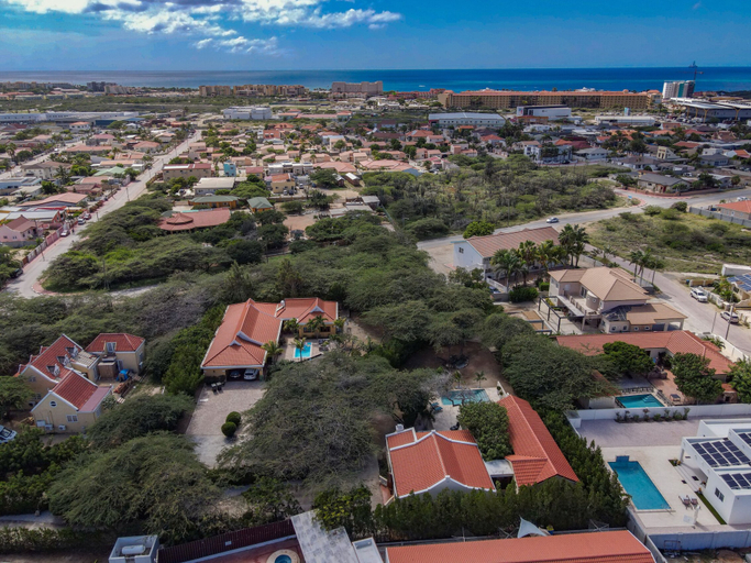 Exterior & Views 2, Secluded Villa With Pool3min to Beachfree Utilities
