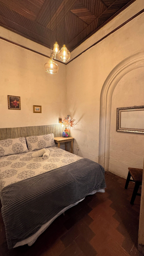 Room 5, CASA DE LAS FLORES, ZONA 1