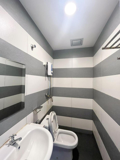 Bathroom 3, The Rich Hotel, Batu Pahat