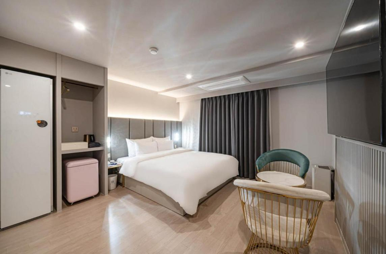 Bedroom 2, Busan Choeup Denbasta Hotel, Busanjin