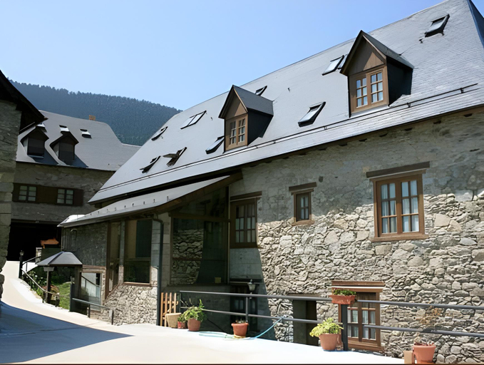 Exterior & Views, Hotel Co De Pierra, Lleida