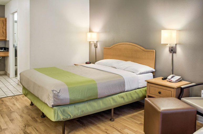 Bedroom 3, Studio 6 Extended Stay - Ocean Springs, MS, Jackson