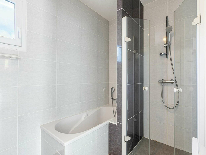 Bathroom 3, Villa in France with Private Pool Garden, Vendée