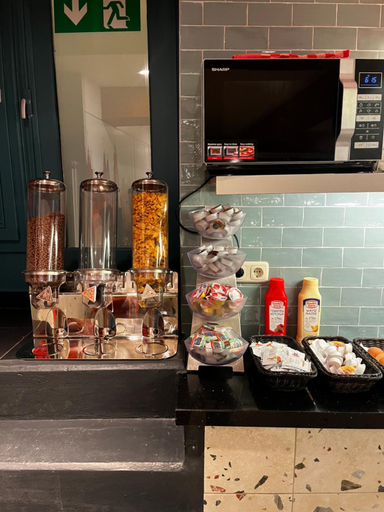 Food & Drinks 5, Budget Hostel Heart of Amsterdam, Amsterdam