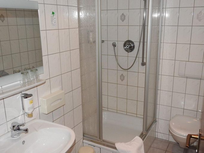 Bathroom 4, Hotel Anhalt, Anhalt-Bitterfeld