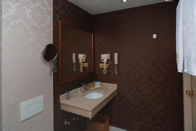 Bathroom 4, Teatro Boutique Hotel, Baku