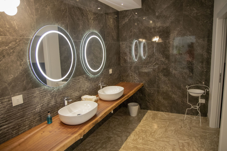 Bathroom 4, Hotel Adriatico, Lecce