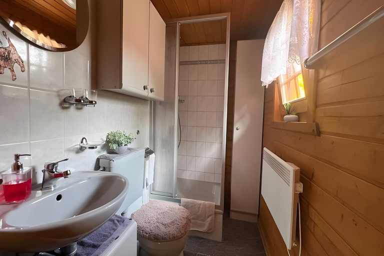 Bathroom 2, Gemutliches Bungalow an der Ostsee, Rostock