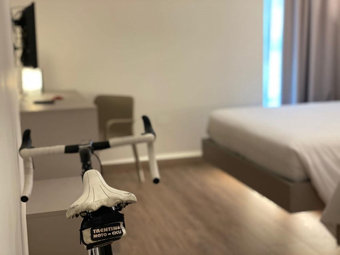 Bedroom 2, Fly Bike Hotel, Trento