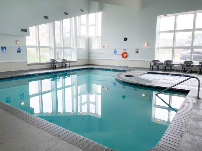 Sport & Beauty, Hallmark Resort - Newport, Lincoln