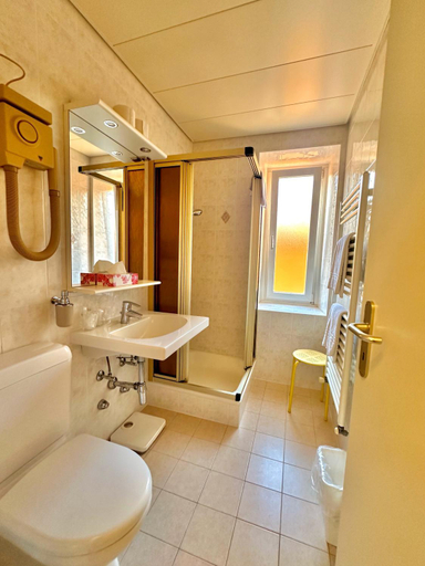 Bathroom 3, Hotel Colibri, Lugano
