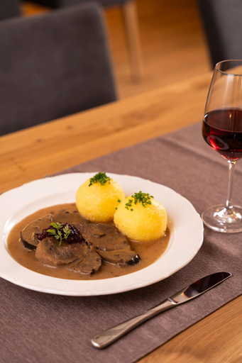 Food & Drinks 5, Hotel zum ehem. konigl. Bayr. Forsthaus, Tirschenreuth