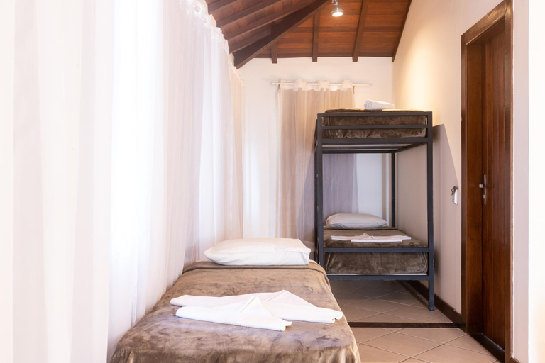 Bedroom 3, Hotel Barra da Lagoa by Latitud Hoteles, Armação dos Búzios