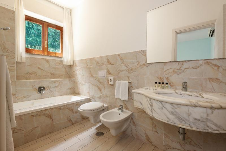 Bathroom 3, Sea Breeze Residence, Napoli