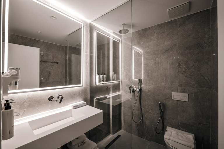 Bathroom 3, Boe Luxury Hotel, Sarandës