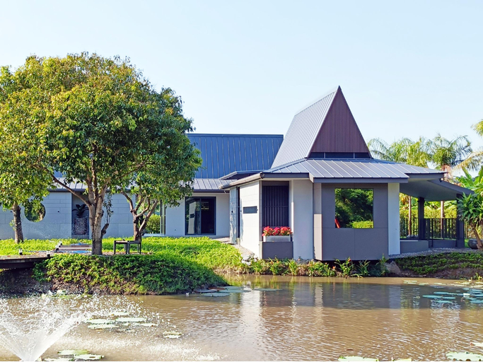 Exterior view 3, Chombua MaeWang, Mae Wang