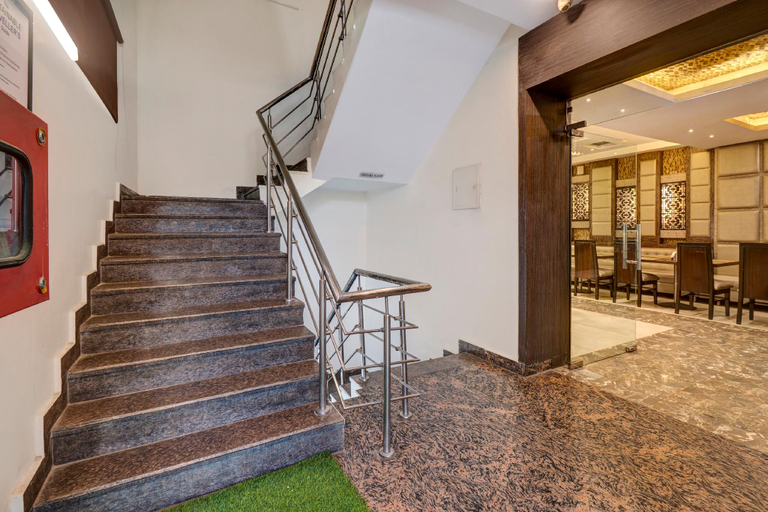 Public Area 3, Treebo Masterprice Inn - 15 Mins From Airport, Lucknow