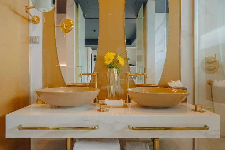 Bathroom 5, The Reserve, Funchal