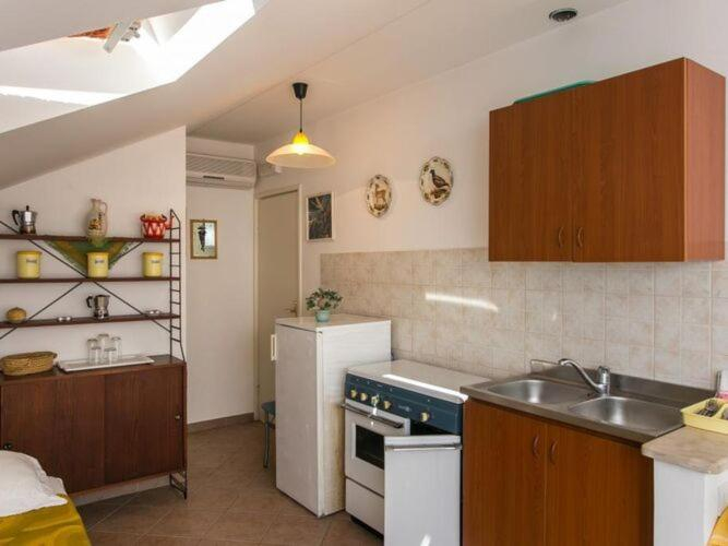 Others 4, Apartments Tramonto - Studio Apartment with Balcony and Sea View, Pojezerje