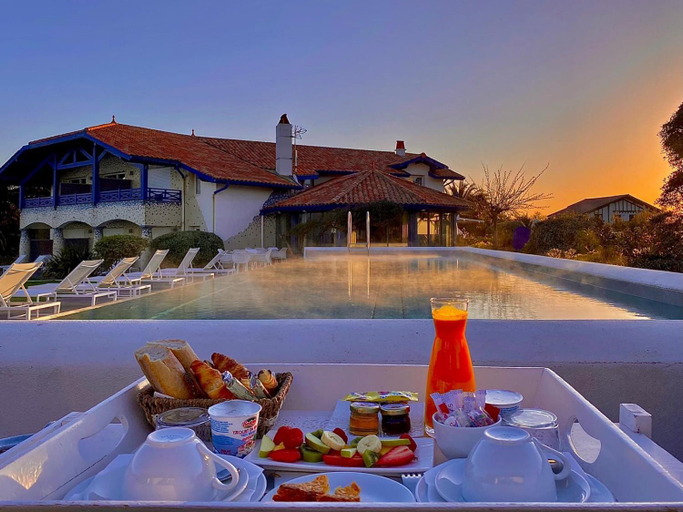 Food & Drinks 5, Villa L'Arche, Pyrénées-Atlantiques