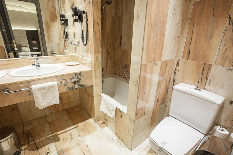 Bathroom 3, Habitus Hotel Europa, Navarra