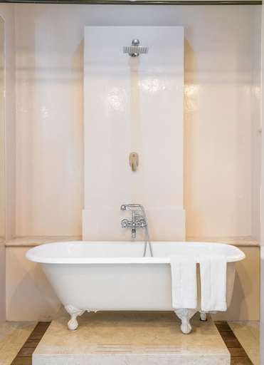 Bathroom 4, Casa Delphine, Allende