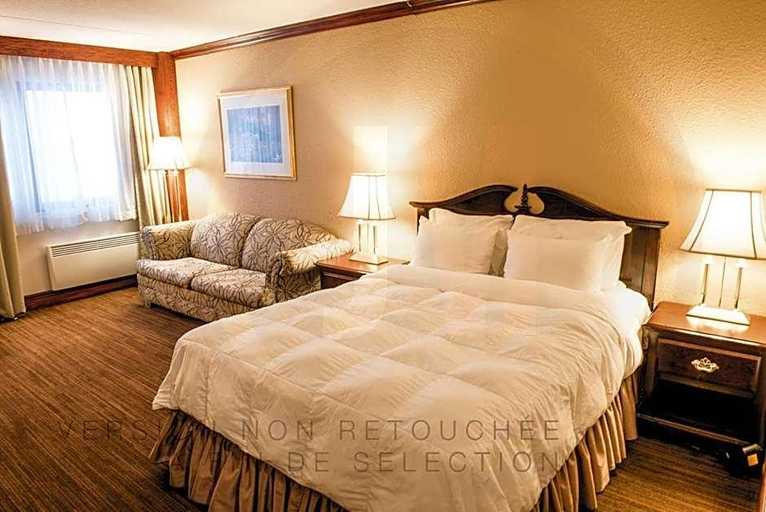 Bedroom, La Sagueneenne - Hotel et Centre de Congres, Le Fjord-du-Saguenay