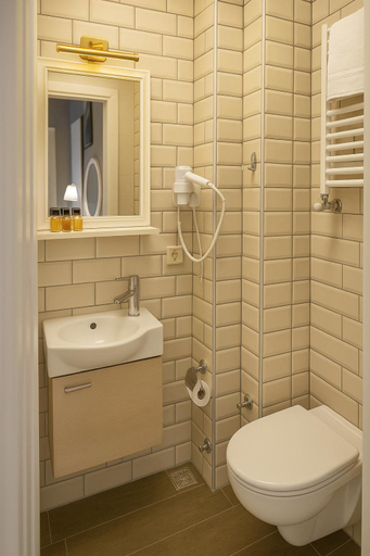 Bathroom, GreenPoint Hotel, Beyoğlu