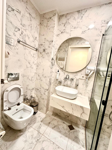 Bathroom 3, Hotel Wine Time Tbilisi, Tbilisi