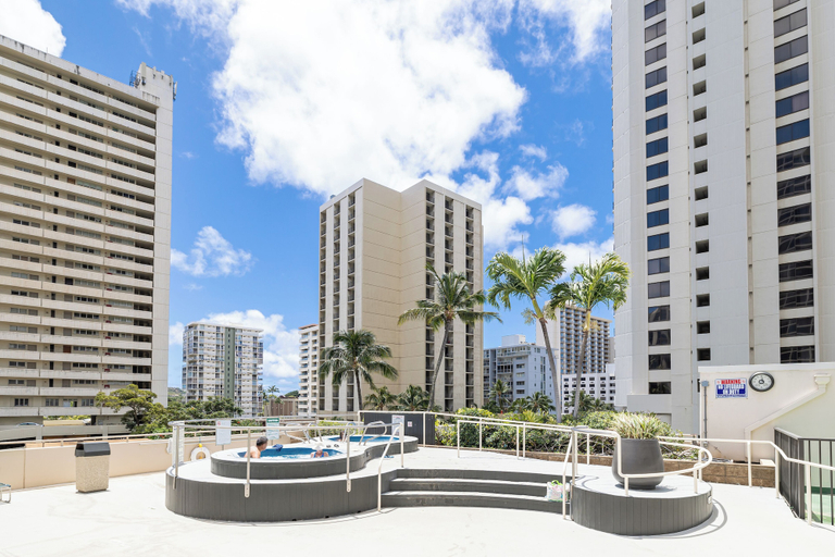 Outdoor pool 2, Waikiki Banyan 1BR, Honolulu
