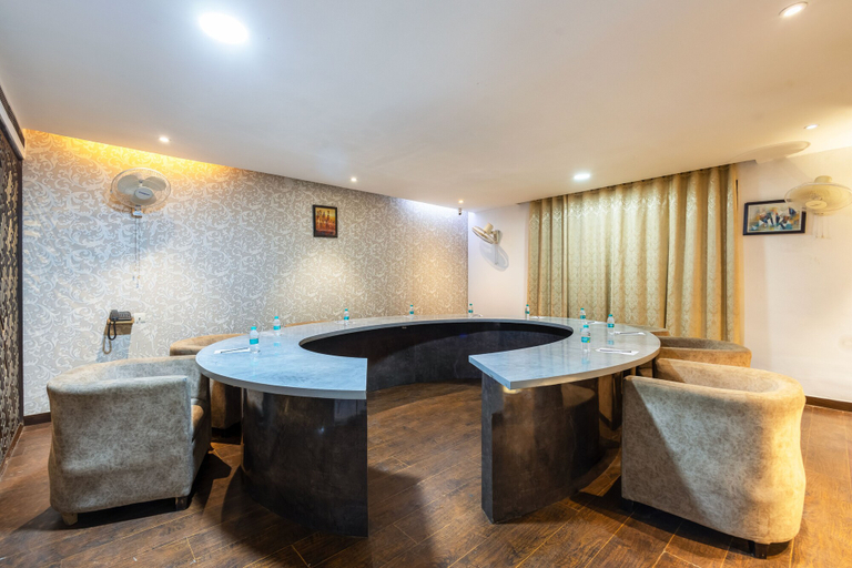 Others 5, Arch Plaza - Near Yashobhoomi Convention Centre Dwarka, Delhi