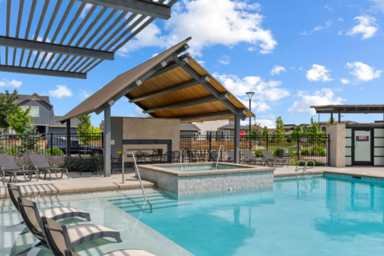 Sport & Beauty, Mosaic Modern - Dog Friendly, Pool + King Suite, Larimer