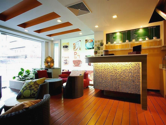 Others 2, Ds67 Suites, Wattana