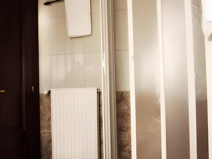 Bathroom 4, Hotel Adria, Kaštela