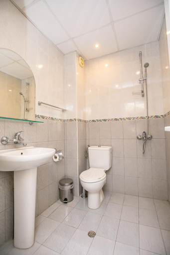 Bathroom 3, Hotel Astra, Sandanski