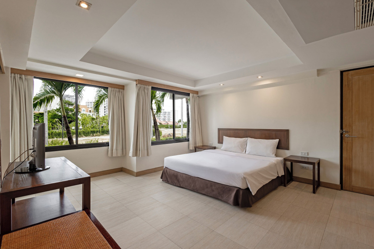 Bedroom 4, Hotel Tropicana Pattaya, Pattaya
