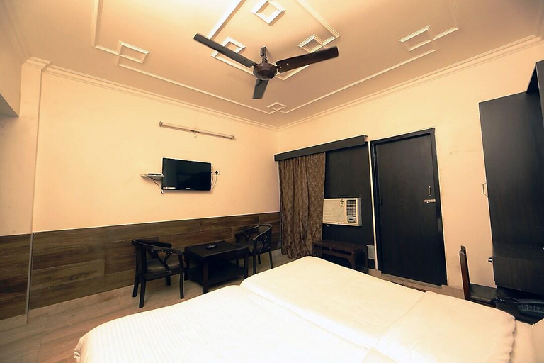 Bedroom 2, Hotel Raj, Lucknow