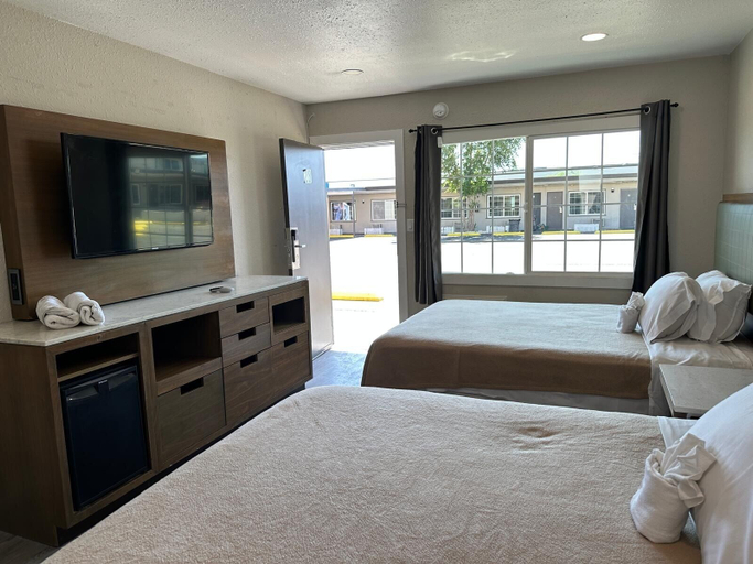 Room 3, US MOTEL, Clark
