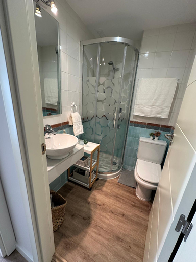 Bathroom 3, El Escondite De Las Margas, Huesca