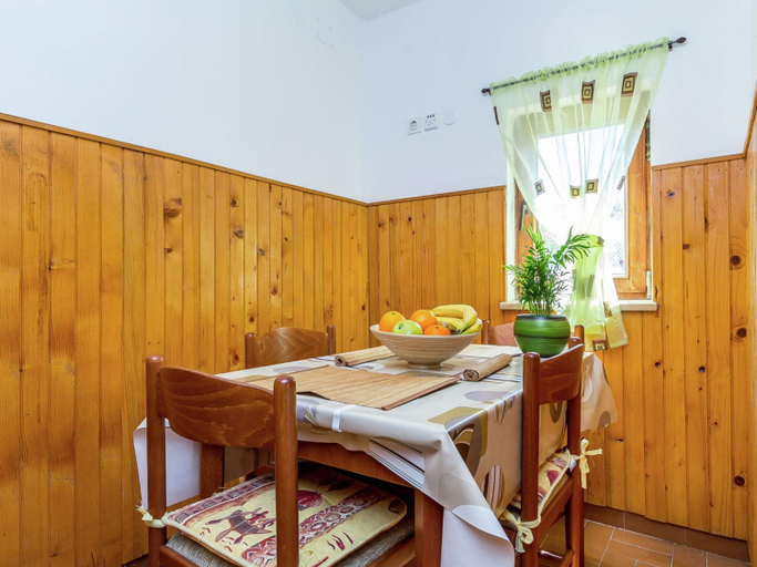 Others 4, Holiday home only 800 m from the beach, Pula