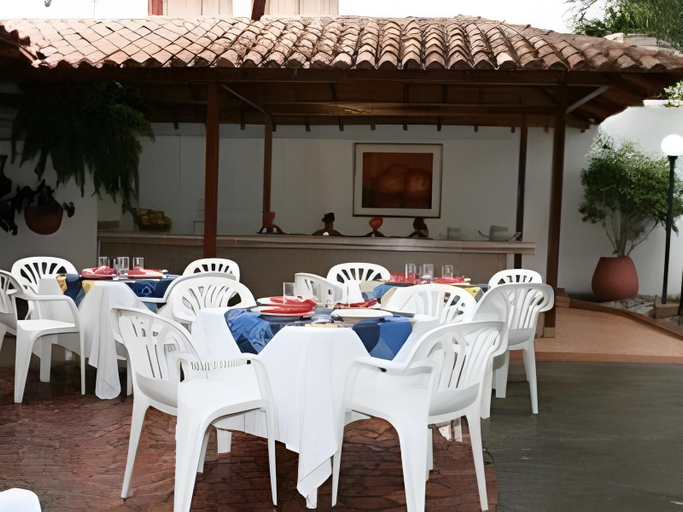 Food & Drinks 5, Hotel Edmar, Santa Marta (Dist. Esp.)