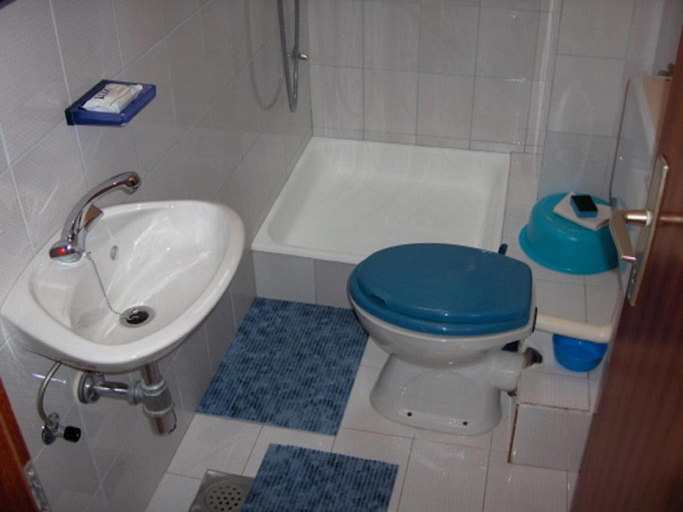 Bathroom 5, Apartments Nadia - Studio Apartment with Balcony A3, Bol