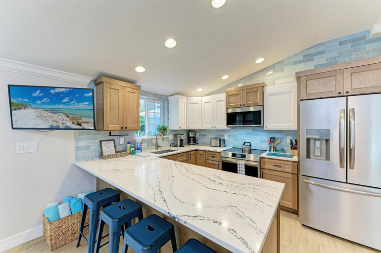 Others 5, Beach Bliss managed by Beach Retreats, Manatee