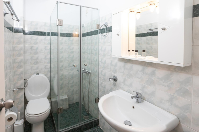 Bathroom, Hotel Venetia, Attica