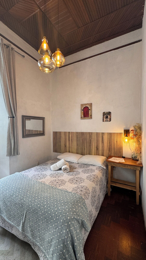 Room 4, CASA DE LAS FLORES, ZONA 1