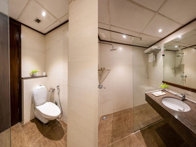 Bathroom 4, Arch Plaza - Near Yashobhoomi Convention Centre Dwarka, Delhi