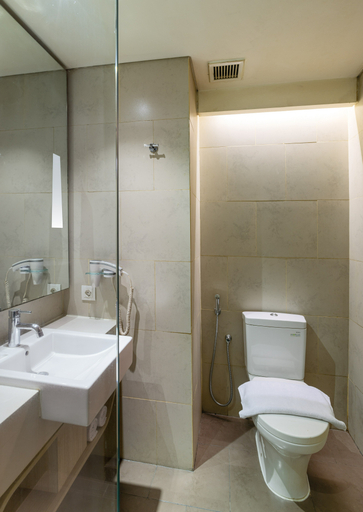 Bathroom 4, Artotel Harmoni Jakarta, Central Jakarta