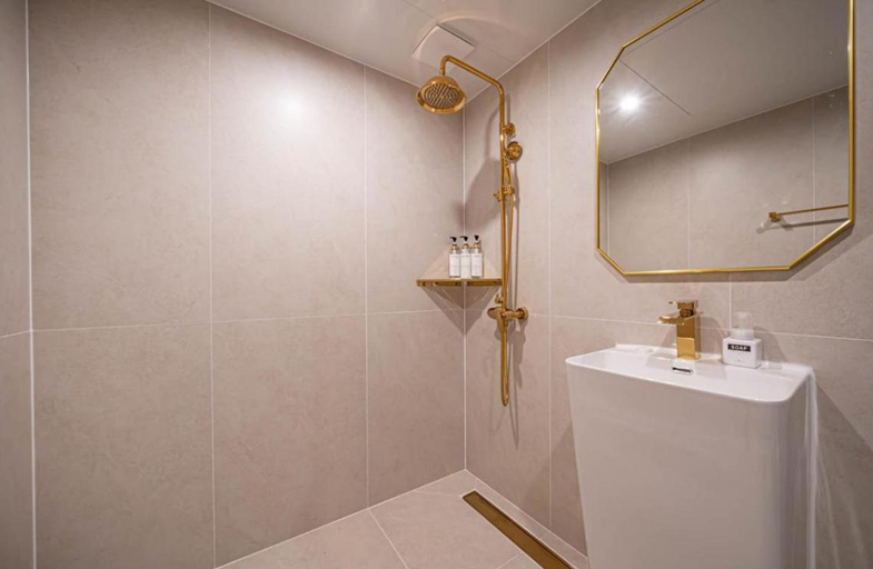 Bathroom 5, Busan Choeup Denbasta Hotel, Busanjin