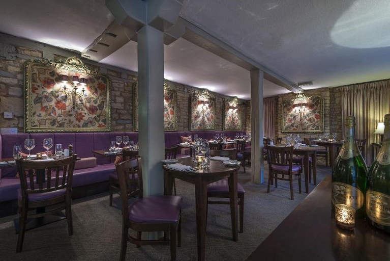 Food & Drinks 5, The White Hart Royal, Moreton-in-Marsh, Cotswolds - The Coaching Inn Group, Gloucestershire