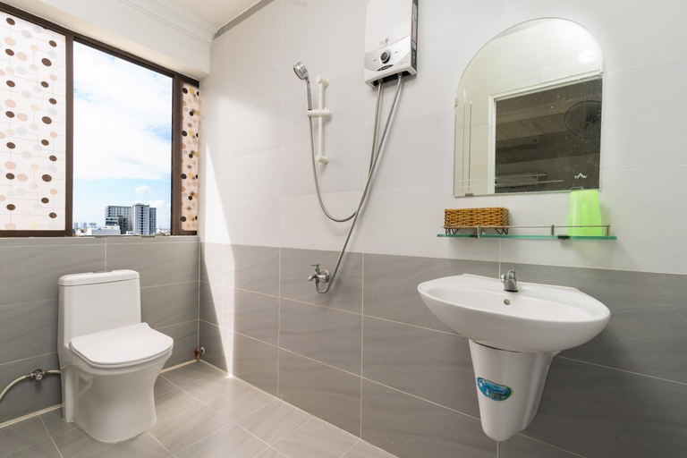 Bathroom 5, Thanh Lan Hotel, District 5